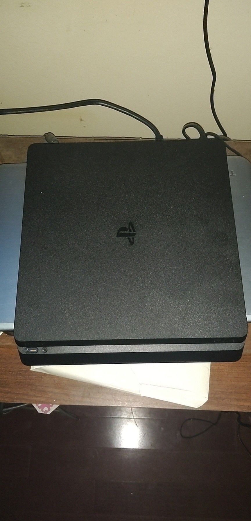 PS4 slim 1tb