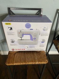 Singer Sewing Machine NEW