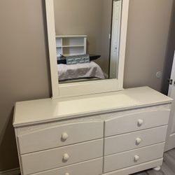 Good Strong Ashley’s Bedroom Set.