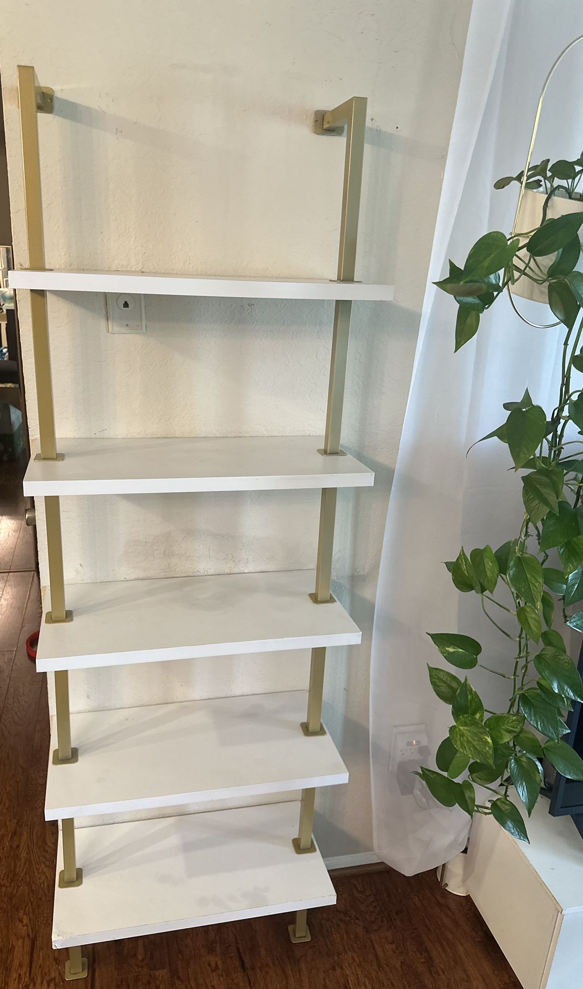 5-Shelf Modern Bookcase, Open Wall Mount Ladder rBookshelf with Industrial Metal Frame, White/Gold
