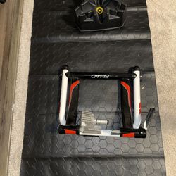 Travel Trac Fluid bike trainer, CycleOps stationary stand, BlackBurn mat