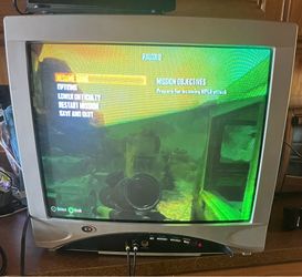 CRT 20’ DURABRAND TV- GOOD FOR GAMING - TESTED WORKS NO REMOTE