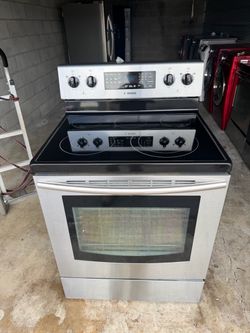Electric stove  estufa eléctrica