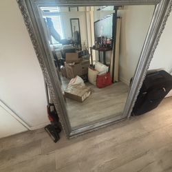 Large mirror 