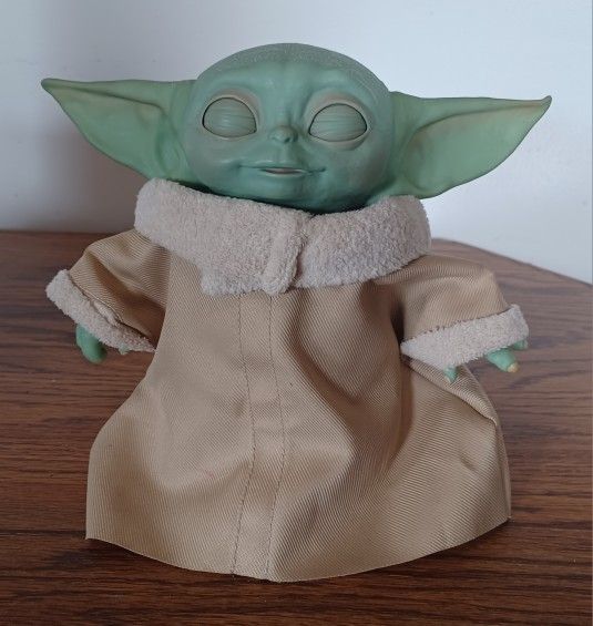 Hasbro Star Wars Baby Yoda The Child Animatronic 2020 Edition Action Figure - F1119.