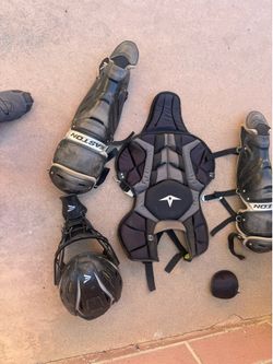 Easton umpire 12-16 age mask / shinguard/ chest vest