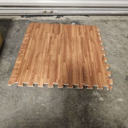 100 Sq Ft Of Play/gym Flooring Squares 