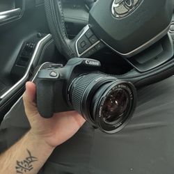 Canon Rebel T7