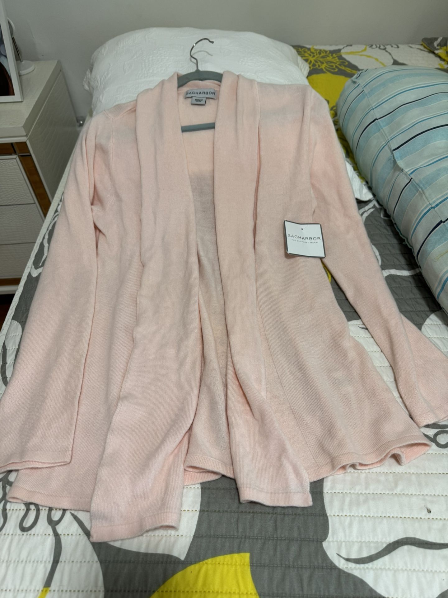 Sagharbor Cardigan , Size Medium, New Whit Tags