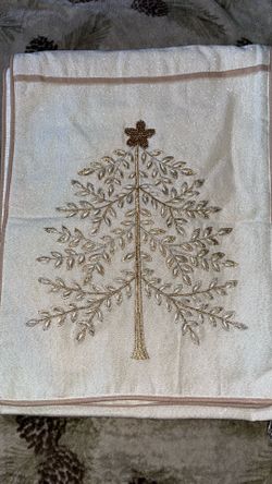 Table runner 72”