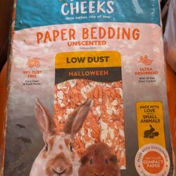 7 1/2 Bags Of Small Pet Bedding  