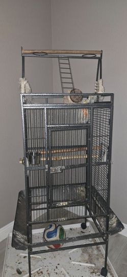 Bird cage / macaw cage