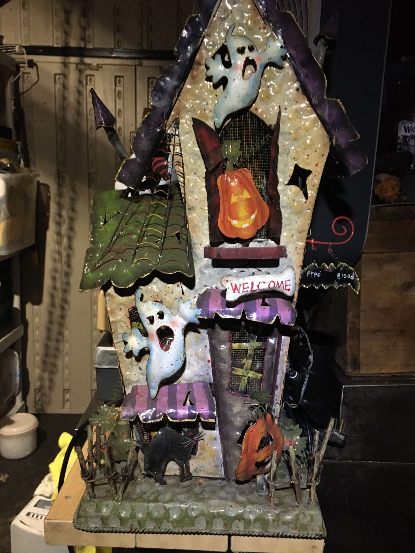 Halloween Haunted House Metal