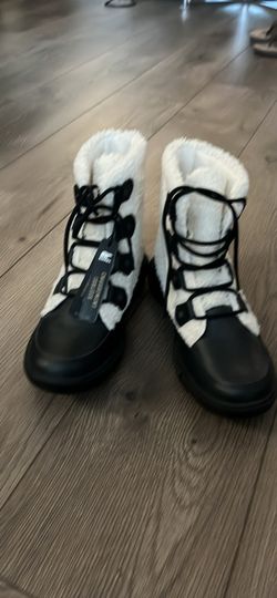 Sorel Faux Fur Lace-Up Winter Boots size: 7.5
