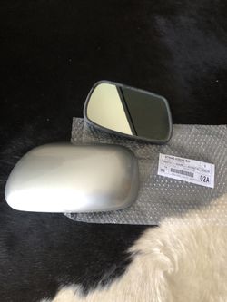 Lexus Is 2003 Left Mirror Glass And Cover