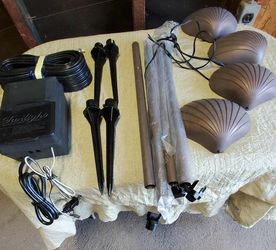 Twilight Low Voltage Outdoor Landscape Lighting Kit.  Kit de luces