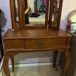 Vintage Hair & Makeup Vanity - $170 Obo