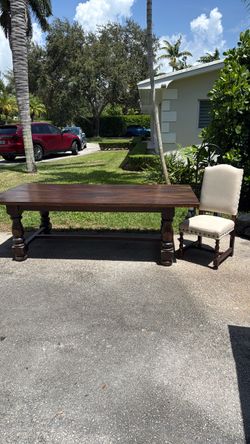 Dining room table