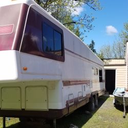 Free 5th Wheel Camper 