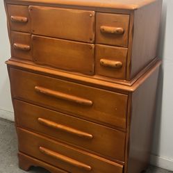 32”wx18”dx39”h good condition, solid wood dresser