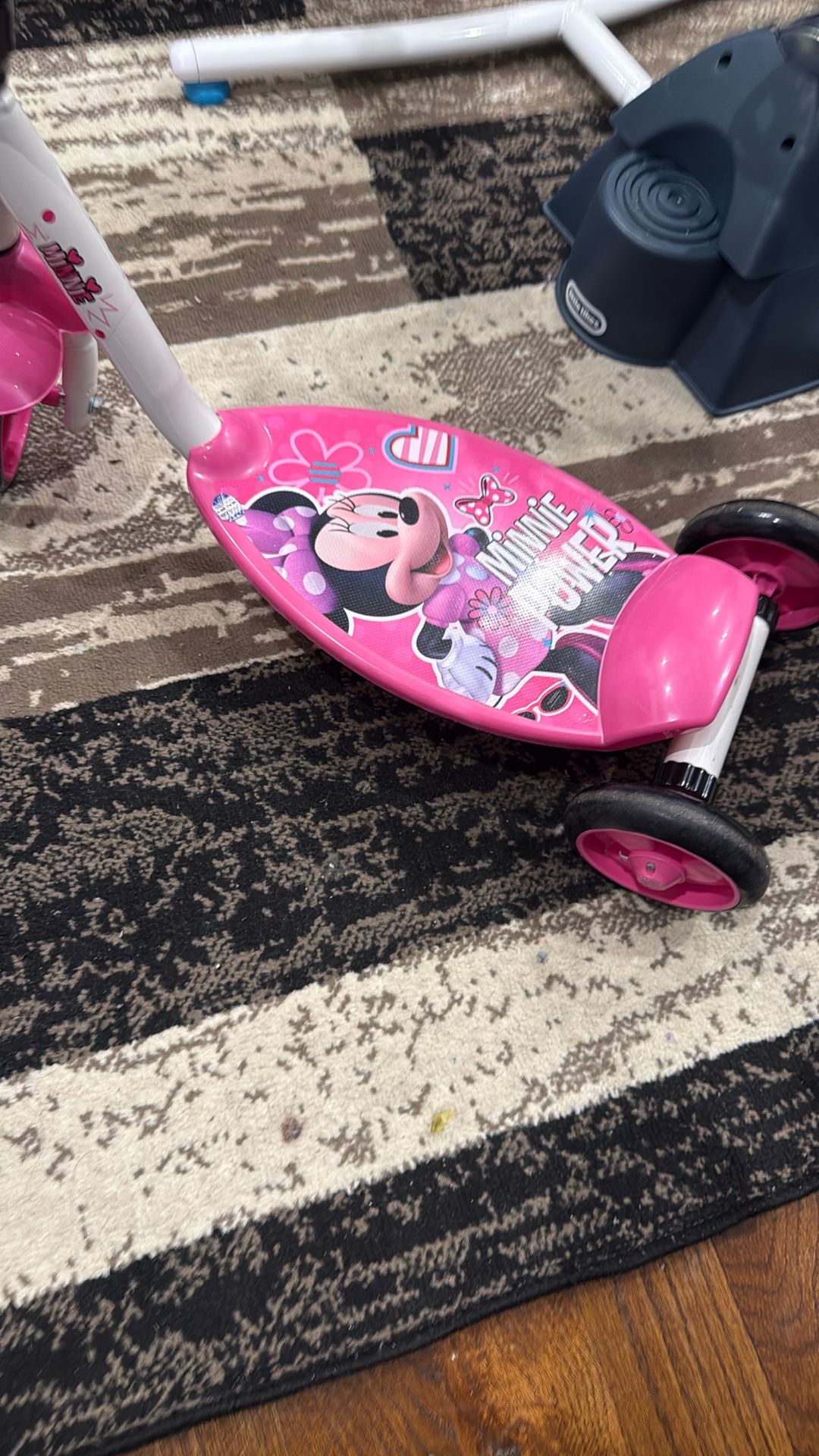 Huffy Disney Minnie Mouse Preschool 3-Wheel Scooter
