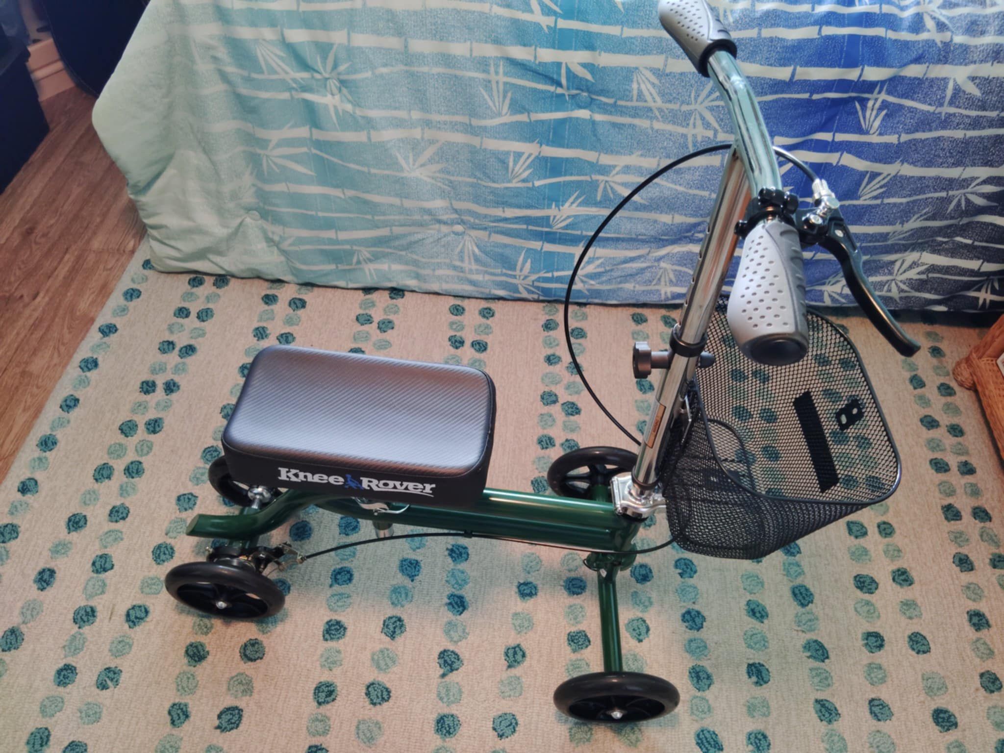 Brand New Fully Assembled Knee Rover Walk-in Aid