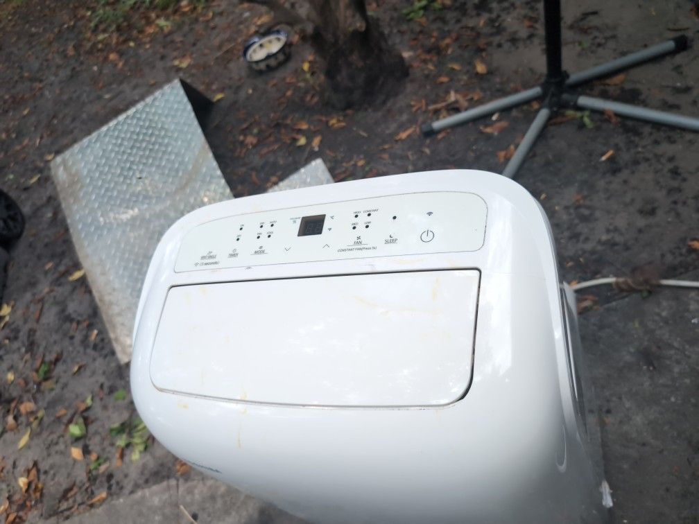 Toshiba 10,000 BTU portable air conditioner