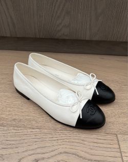 CHANEL 🖤 White & Black Leather Classic Ballet Flats - Size 39.5 *AMAZING CONDITION*