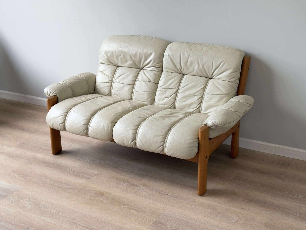 Ekornes Vintage Montana Loveseat
