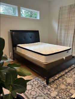 Queen, espresso bedframe