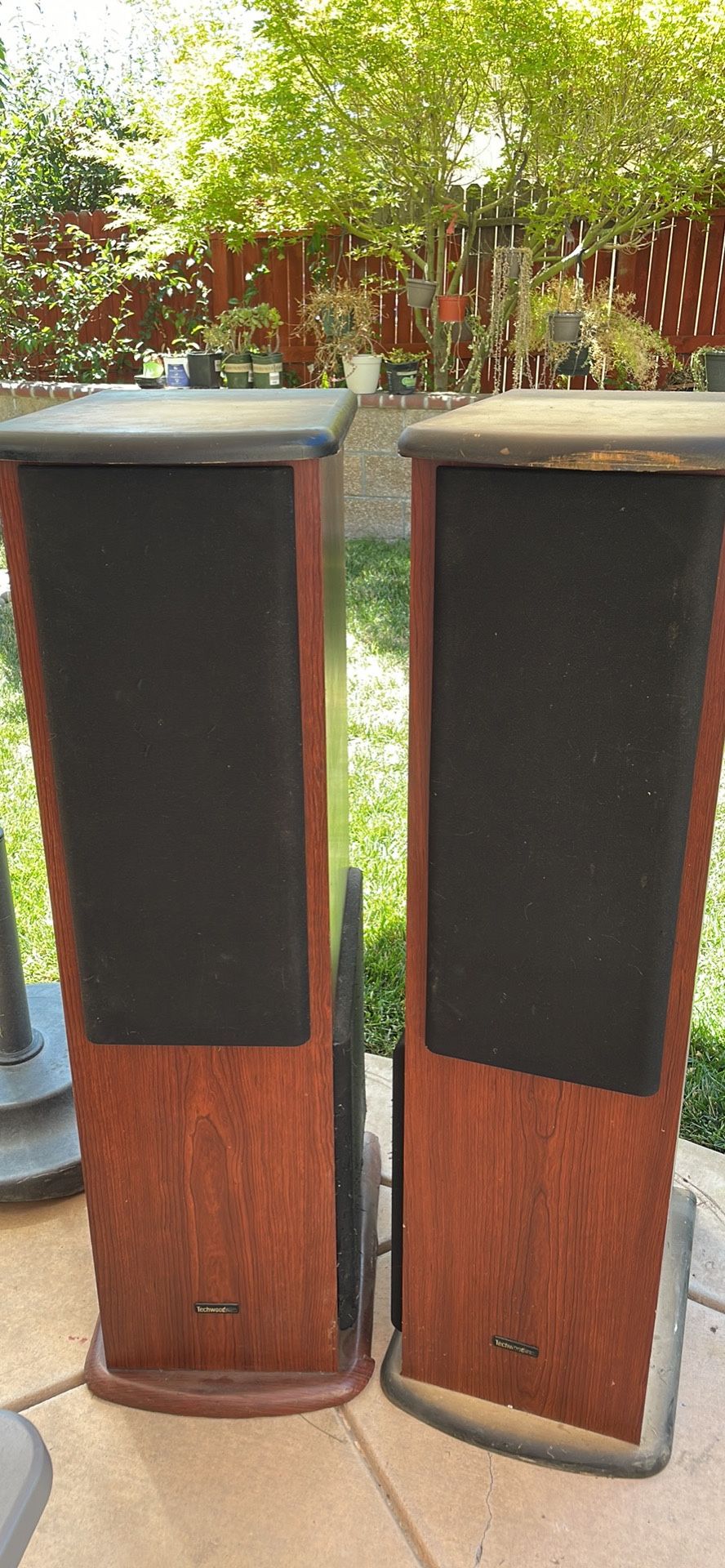 Techwood Tower Speakers with 15” woofer Music Theater