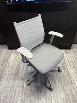 Grey SitOnIt Wit Midback Chair