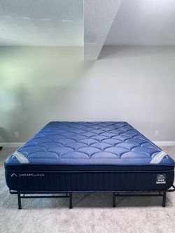 DreamCloud Premier Rest, King, Like New, Delivery Available