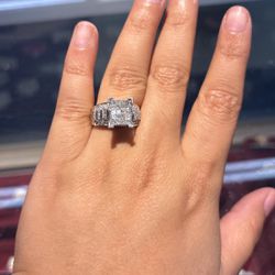 10k White Gold Engagement Ring 