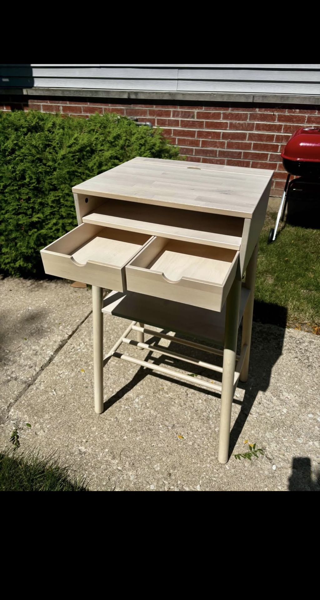 Classic White Nightstand - Clean & Stylish Design