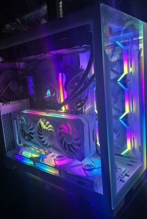 White ROG STRIX 3090 24GB