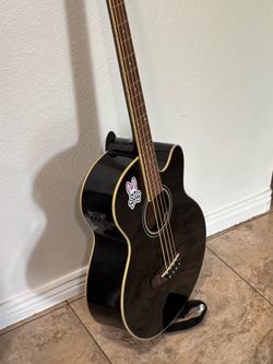 Base guitar