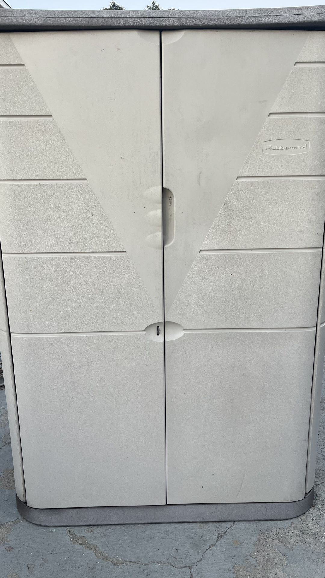 Rubbermaid Large Vertical Shed 