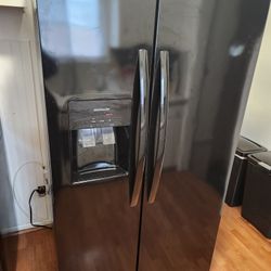 Frigidaire Refrigerator & Electric Stove Set