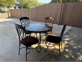 Table set outside or inside