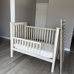 Including the mattress Pottery Barn Kendall Convertible Crib