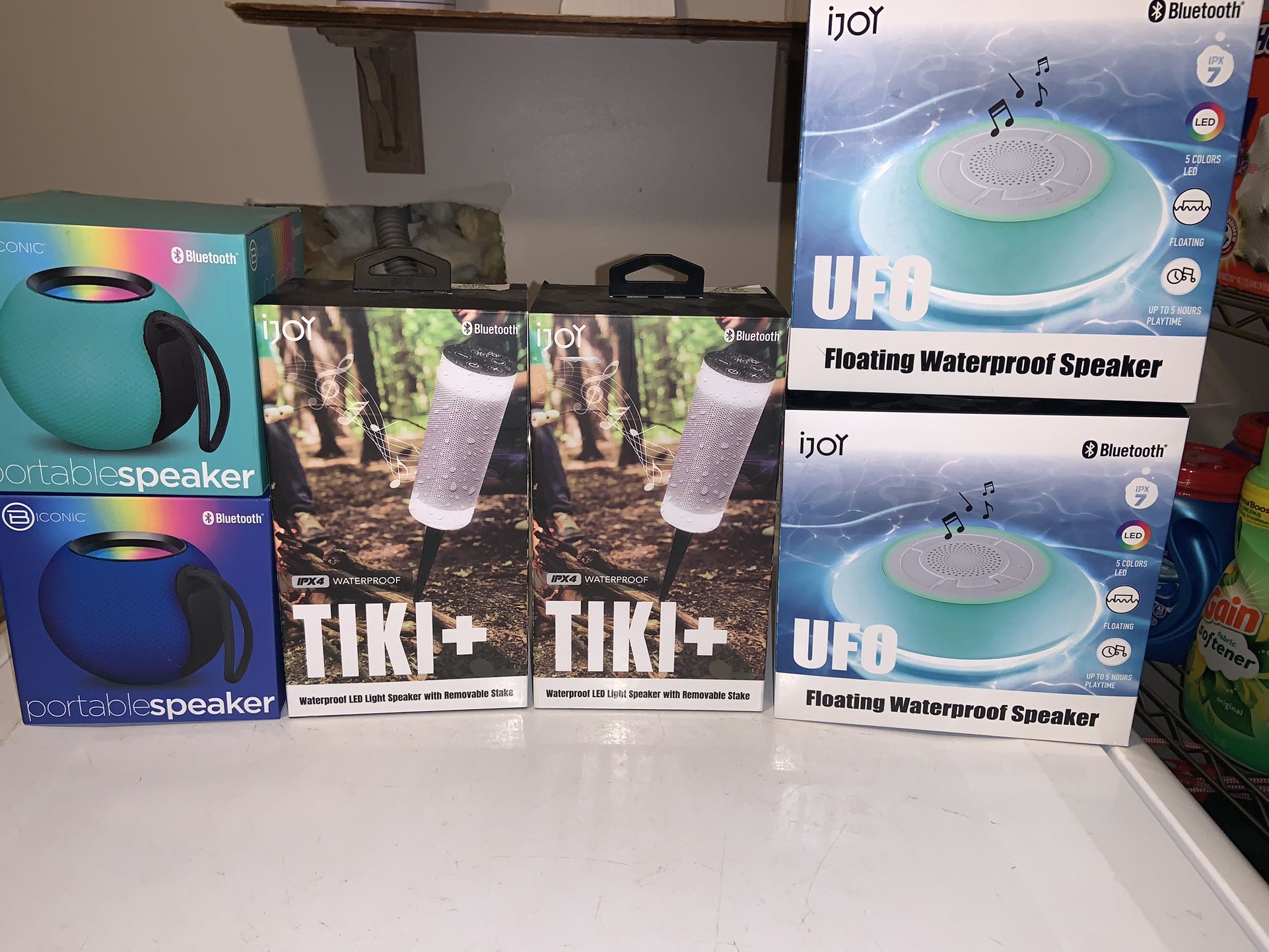 BRAND NEW Portable OUTDOOR Bluetooth Speakers
