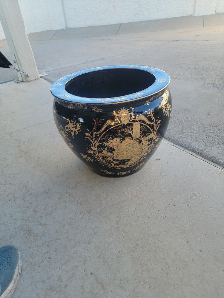 Gorgeous Limoges Asian Style Ceramic Pot