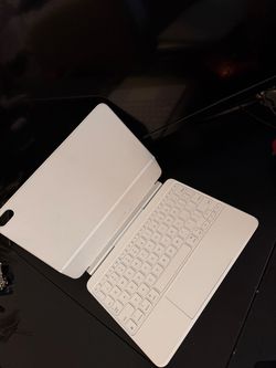 Apple keyboard and pencil need gone today!!