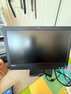 Lenovo Thinkcentre NO HARDDRIVE + keyboard and mouse