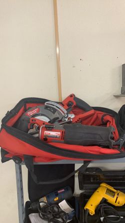 Milwaukee tools set