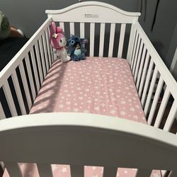 Crib ( grow with me crib / bed)