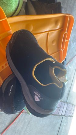 Steel toe shoes