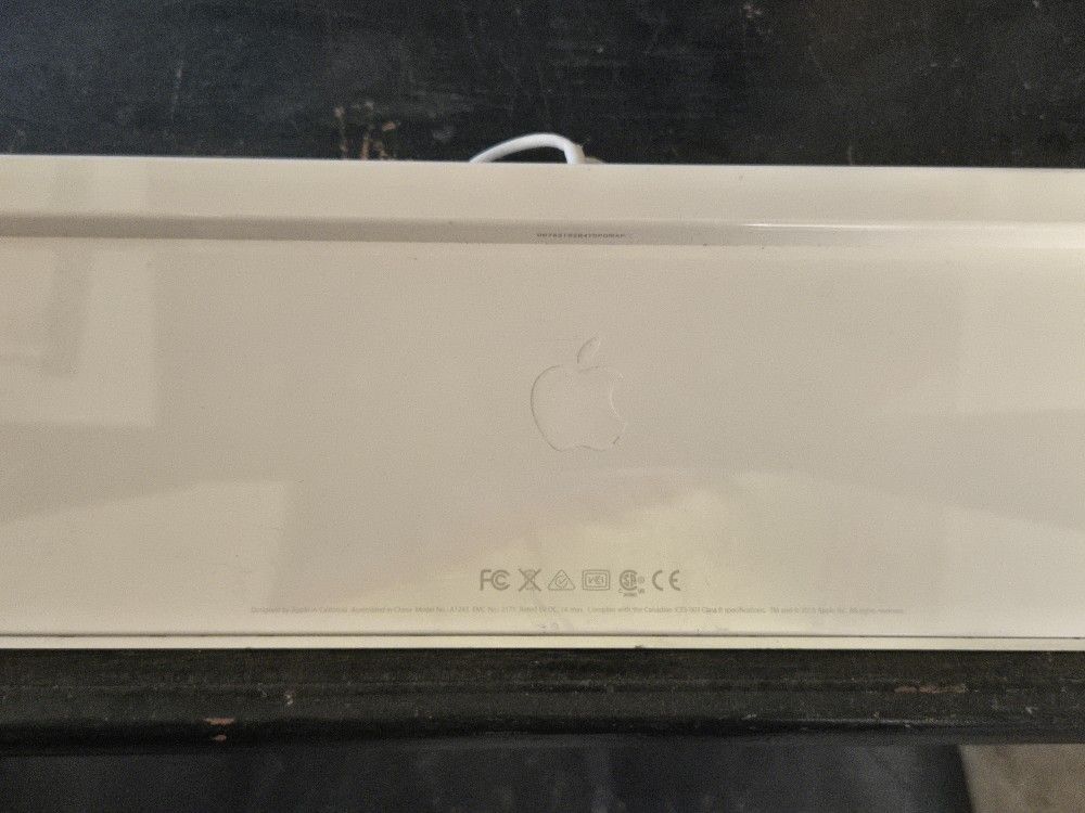 Genuine Apple A1243 Wired USB Keyboard