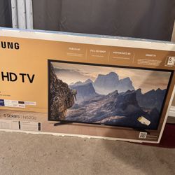 Samsung 40” Smart TV
